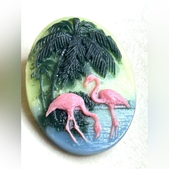 Vintage Flamingo Brooch Tropical Palm Tree Scene Cameo Pin Pink Birds - Picture 3 of 5